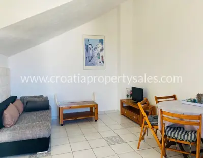House, Brač, 204 m², 600 000 € - 5