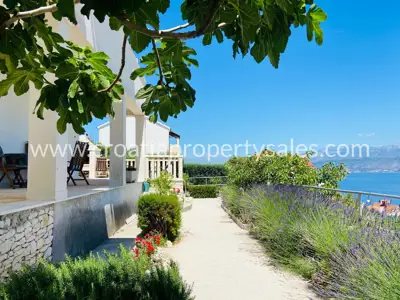 House, Brač, 204 m², 600 000 € - 12
