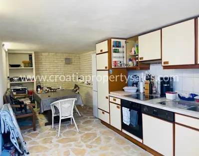 House, Brač, 204 m², 600 000 € - 4