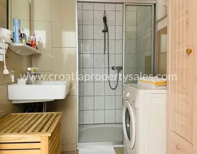 House, Brač, 204 m², 600 000 € - 8