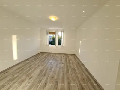Stan 73 m², Pula Centar - renoviran i odmah useljiv - 6