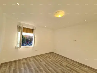 Stan 73 m², Pula Centar - renoviran i odmah useljiv - 5