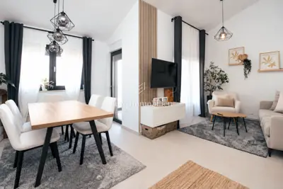 Wohnung 96 m², Poreč - drei Schlafzimmer und Terrasse