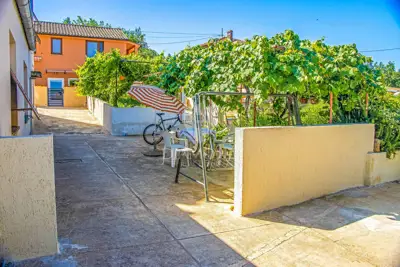 House 551 m², Vinkuran - sea view and Pula - 16