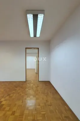 ZAGREB, MAKSIMIR - Office space 190 m², commercial building with elevator, b