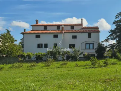 Nekretnina 740 m², Poreč - investicija i smještaj