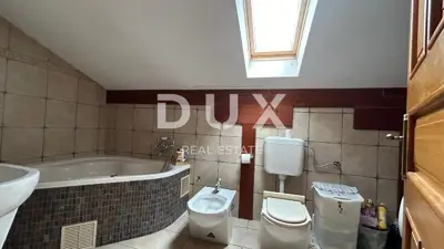 Haus 530 m², Srdoči - 3 Wohneinheiten und 6 Parkplätze - 14