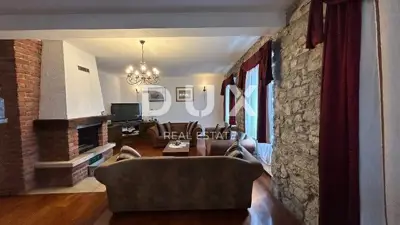 Haus 530 m², Srdoči - 3 Wohneinheiten und 6 Parkplätze - 17