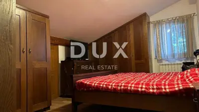 Haus 530 m², Srdoči - 3 Wohneinheiten und 6 Parkplätze - 13