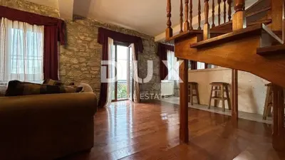 Haus 530 m², Srdoči - 3 Wohneinheiten und 6 Parkplätze - 7