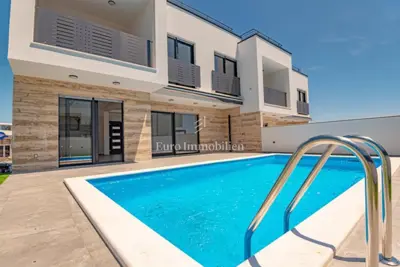 House for sale in Vodice, 140,4 m² - 2