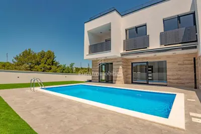House for sale in Vodice, 140,4 m² - 12