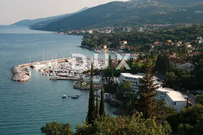 Hausteil 290 m², Opatija - Centar, Meerblick - 2