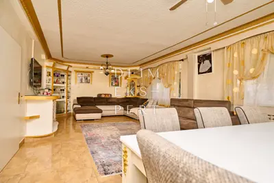Sesvete, Obiteljska kuća na mirnoj lokaciji - 280 m²
