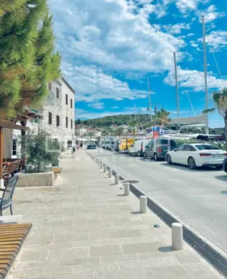 Stone house, Rogoznica, 3 floors and sea view - 1