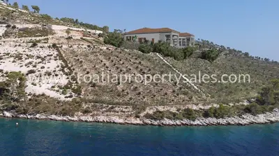 Kuća, Brač, 400 m² - 1