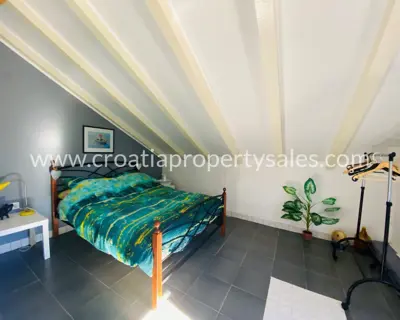 Kuća, Brač, 99 m², 449 000 € - 13