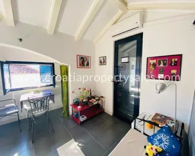 Kuća, Brač, 99 m², 449 000 € - 11