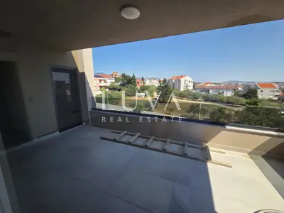 Novalja, moderna novogradnja, stan A3/Z1, NKP 75 m²