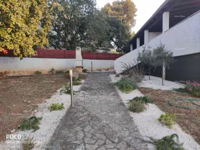 Kuća u Vinkuranu, Medulin - pogled na grad i poslovni prostor - 8