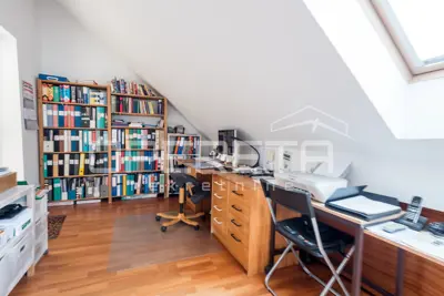 Stan 145 m², Centar, dvoetažni u održavanoj zgradi - 10