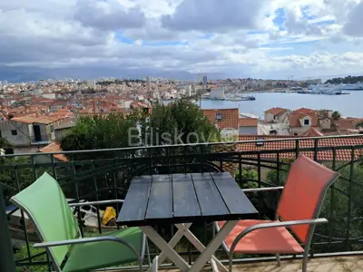 Stan 95 m², Marjan, Split - pogled na grad, rivu i more