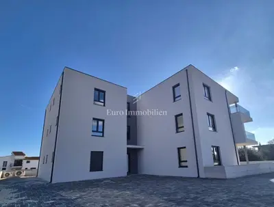 Apartment, Tribunj, 3 rooms, covered terrace and 2 parking spaces - 2