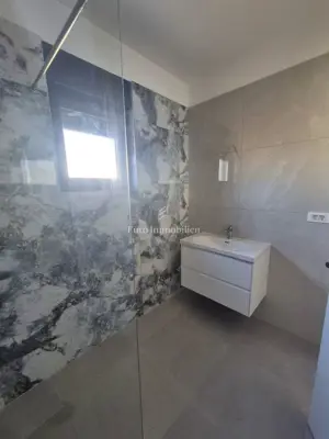 Apartment, Tribunj, 3 rooms, covered terrace and 2 parking spaces - 10