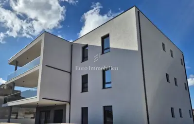 Apartment, Tribunj, 3 rooms, covered terrace and 2 parking spaces