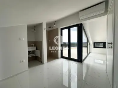 Stan 120 m², Poreč - otvoren pogled na more - 20