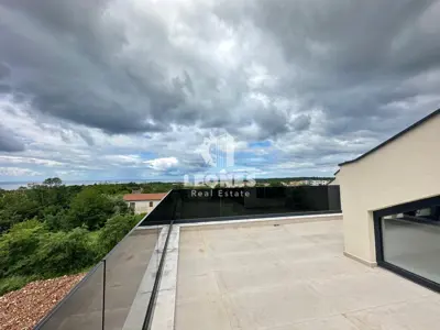 Wohnung 120 m², Poreč - freier Meerblick