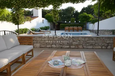Kamena vila 200 m², Svetvinčenat - bazen i vrt - 8
