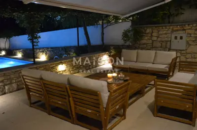 Kamena vila 200 m², Svetvinčenat - bazen i vrt - 11