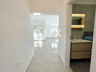 Haus 195 m², Šišan - 2 Wohneinheiten und Nebengebäude - 16