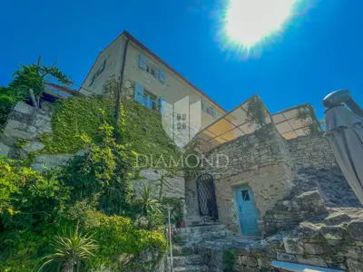 Kuća 142 m², Buje okolica - panoramski pogled na more