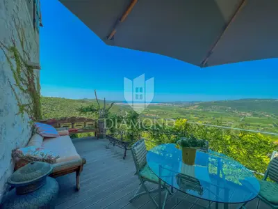 Kuća 142 m², Buje okolica - panoramski pogled na more - 2