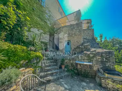 Kuća 142 m², Buje okolica - panoramski pogled na more - 20