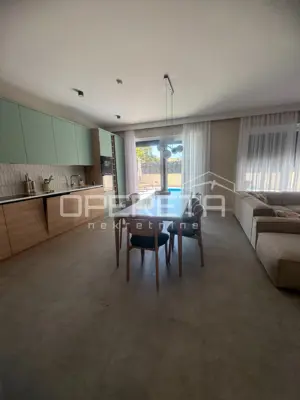 Luksuzan dvoetažni stan s privatnim bazenom, vrtom i 3 spavaće sobe - 4