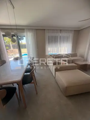 Luksuzan dvoetažni stan s privatnim bazenom, vrtom i 3 spavaće sobe - 2