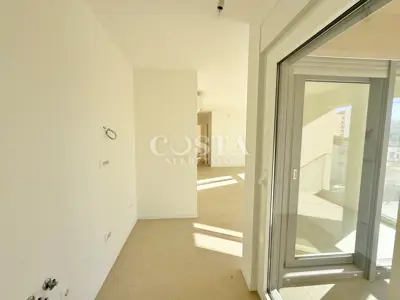 Stan 43,97 m², Višnjik Zadar - novogradnja s liftom - 2
