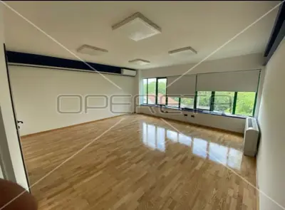 Commercial space 669 m², Savica - private parking lot - 3