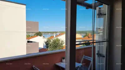 Izvrsna prilika! NEKRETNINA SA UPORABNOM DOZVOLOM. Ekskluzivna prodaja stana na top lokaciji s okućnicom i parkinim mjestom. Pogled na more! - 3
