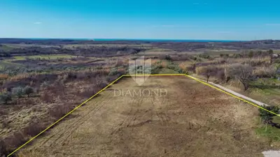 Land 3,104 m², Buje - open sea view - 3