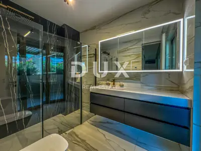 Opatija, Centar, dvosobni stan, 155 m², terasa, garaža - 15