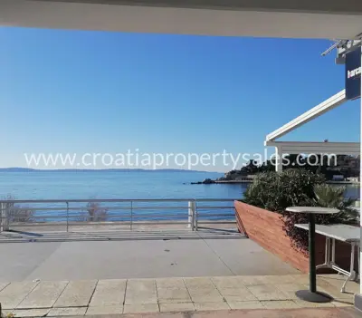 Poslovni prostor 40 m², Split - prvi red do mora