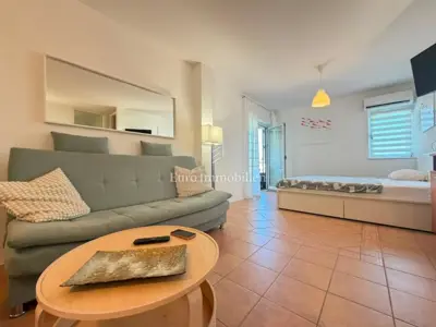 Apartman blizu plaže s pogledom na more – Novalja - 4