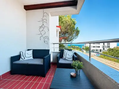 Apartman blizu plaže s pogledom na more – Novalja