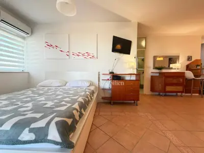 Apartman blizu plaže s pogledom na more – Novalja - 10