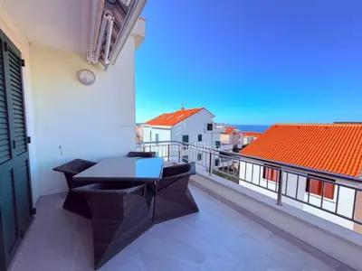 Apartman 60 m², Novalja - terasa s pogledom na more