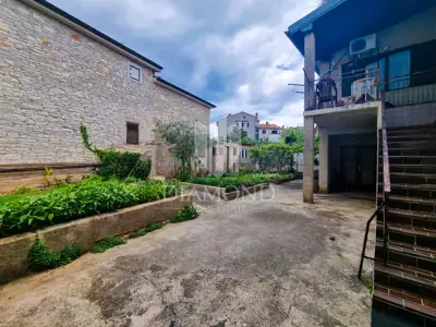 Kuća 250 m², Poreč okolica - za renovaciju i investiciju - 12